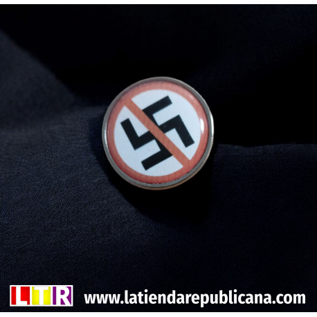 Pin Metálico Antifascista blanco
