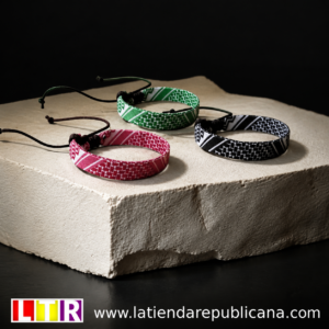 Juego de tres Pulseras "Kufiya" palestinas.