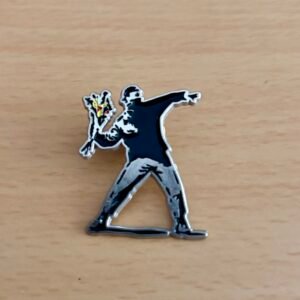 Pin Banksy flores