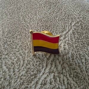 Pin Bandera Republicana Ondeando