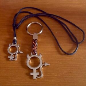 Pack Llavero y Colgante Feminista Diabla